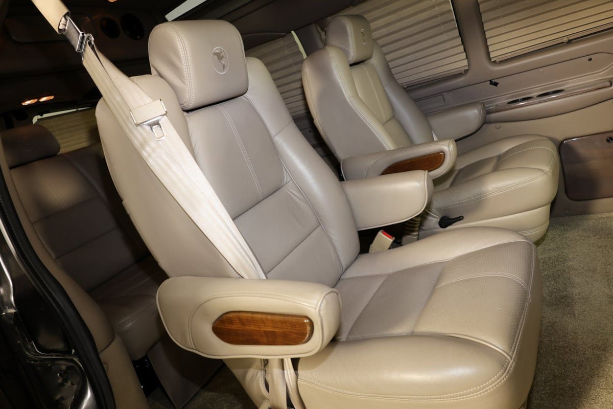 Used 2016 GMC Savana 2500 image 12