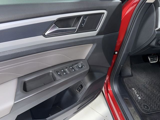 Used 2023 Volkswagen Atlas SEL R-Line image 14