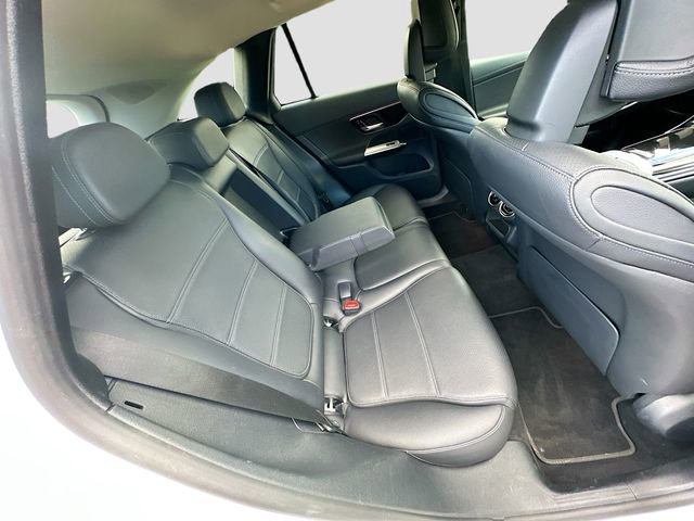 Used 2024 Mercedes-Benz GLC 300 image 29