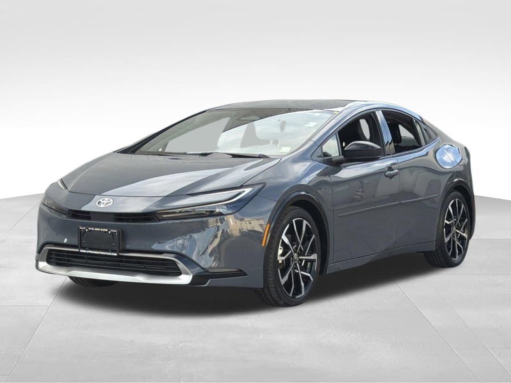 Used 2023 Toyota Prius Prime FWD image 3