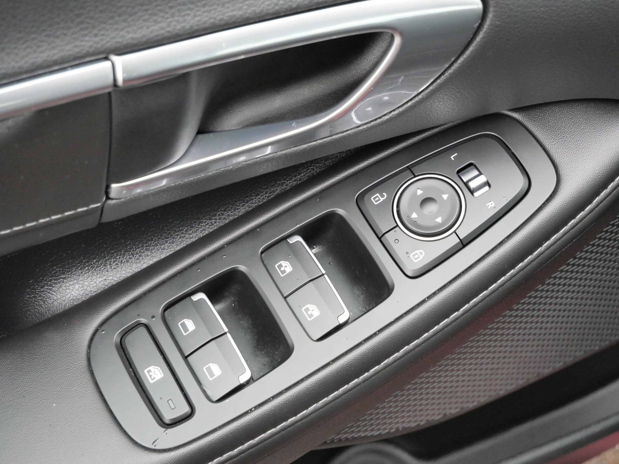 Used 2023 Hyundai Sonata Limited image 19