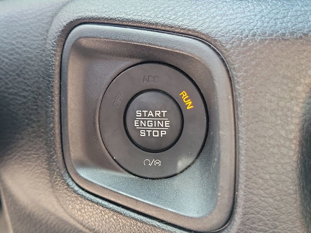 Used 2024 Jeep Wrangler Sport image 27