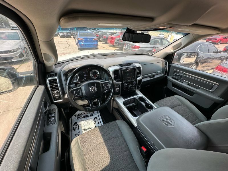 Used 2016 RAM 1500 SLT RWD image 25