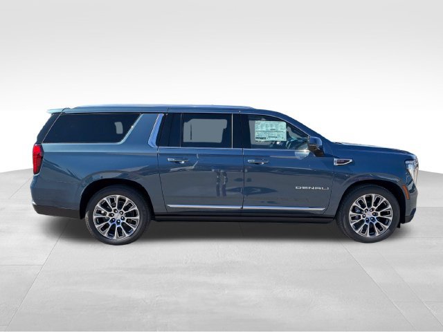 New 2026 GMC Yukon XL Denali w/ Denali Reserve Package AWD/4WD image 8