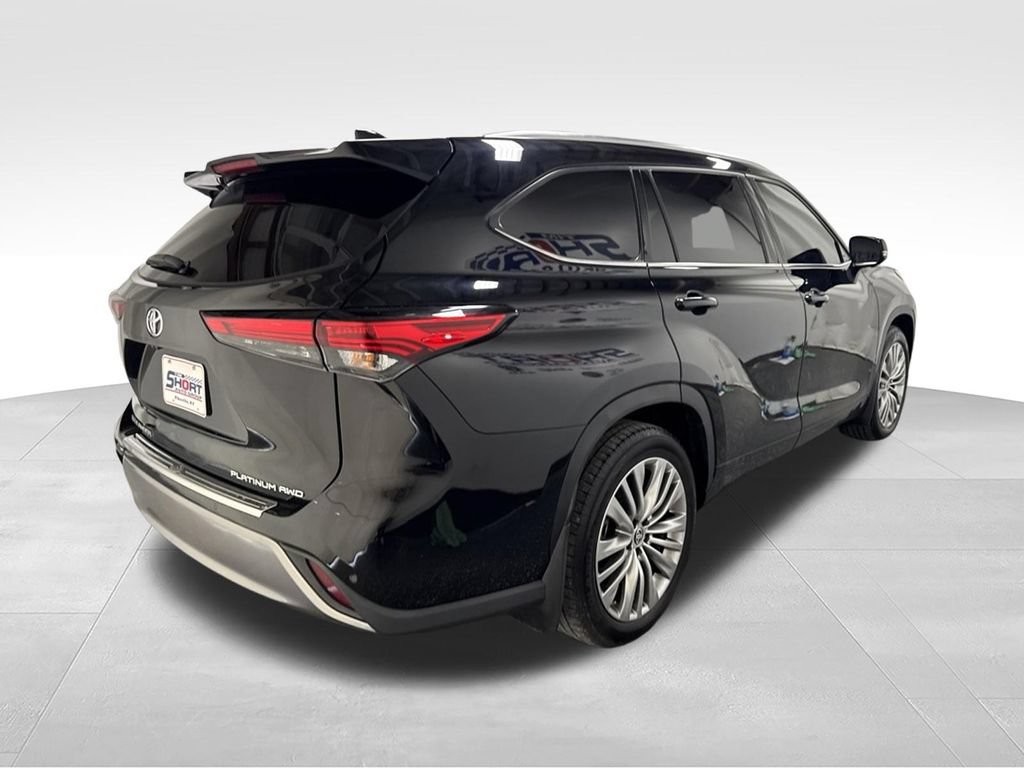 Used 2023 Toyota Highlander Platinum AWD/4WD image 4