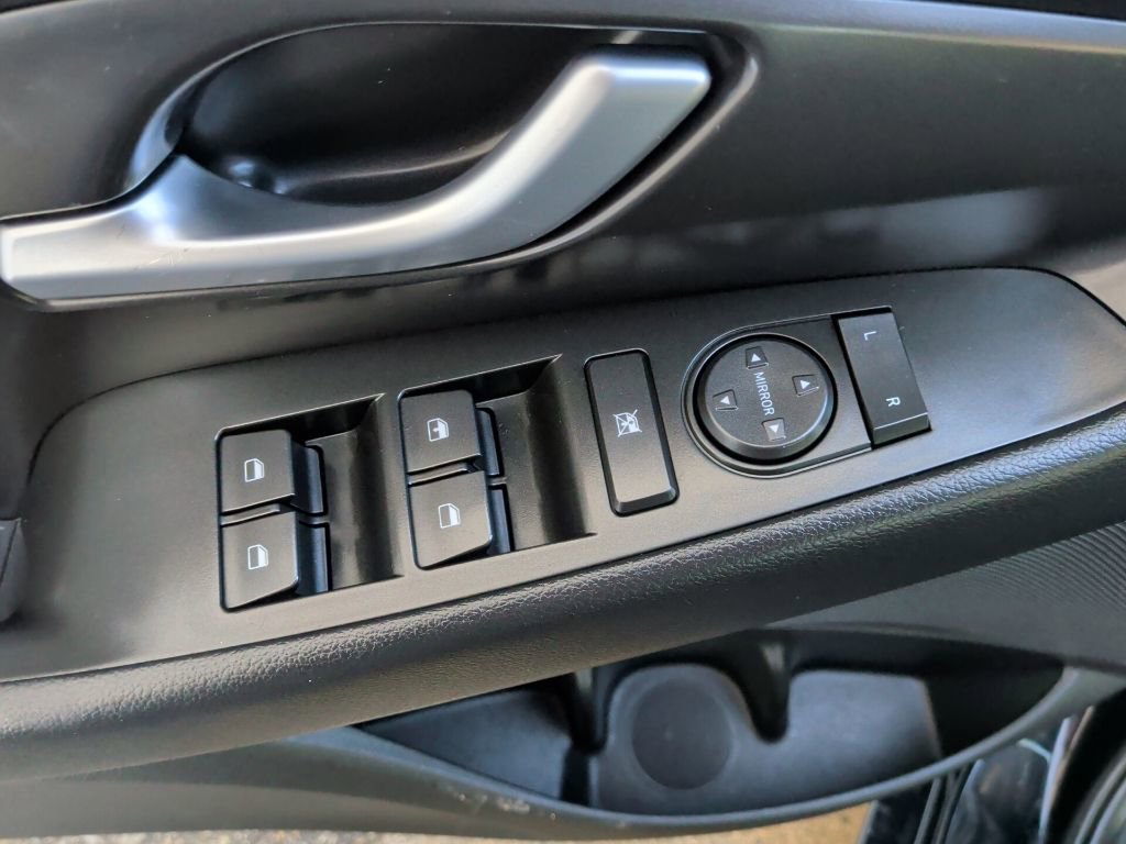 Used 2019 Hyundai Elantra GT image 13