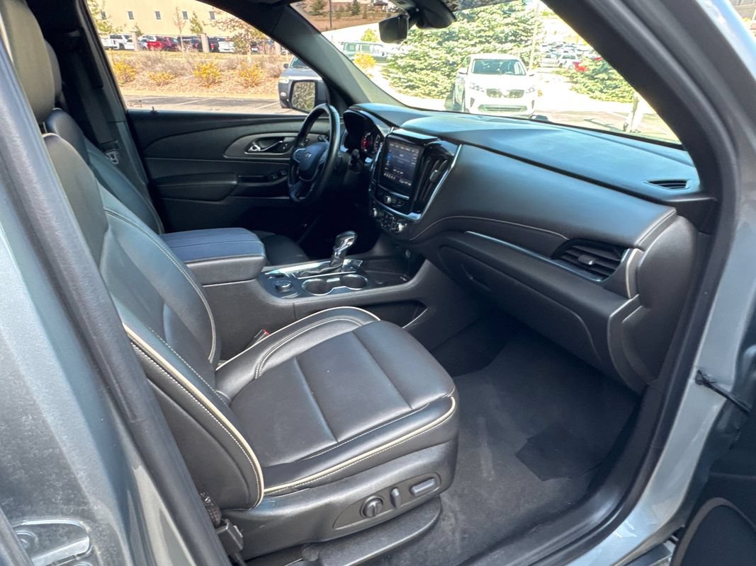 Used 2023 Chevrolet Traverse Premier AWD/4WD image 17