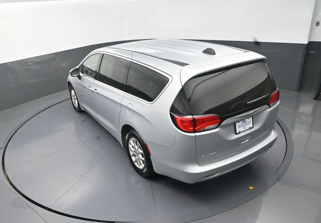 Used 2022 Chrysler Voyager LX FWD image 19