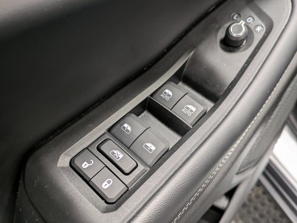 Used 2024 Jeep Grand Cherokee Altitude image 10