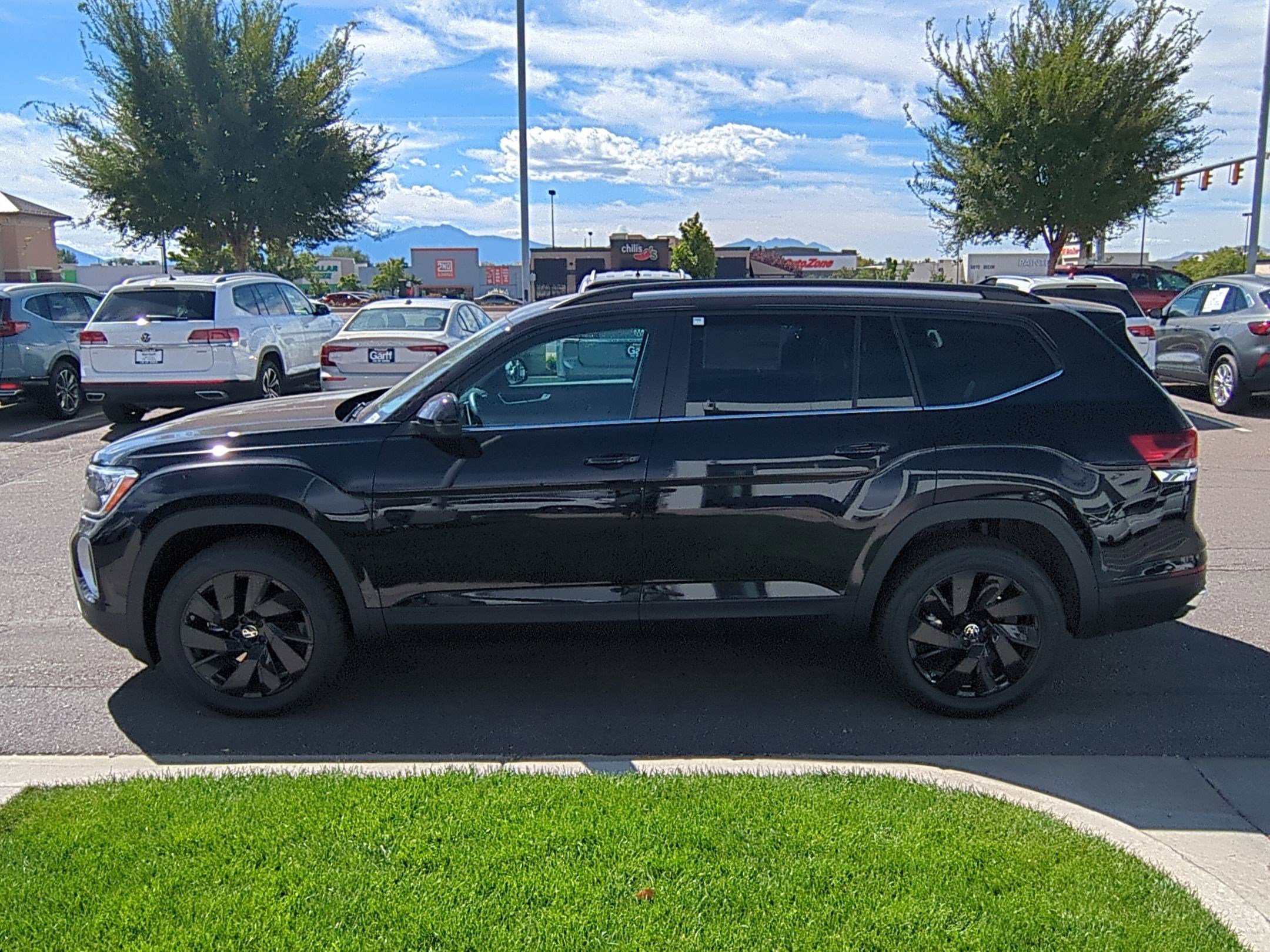 New 2026 Volkswagen Atlas SE image 9