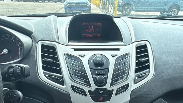 Used 2013 Ford Fiesta SE w/ Moon & Mood Pkg image 21