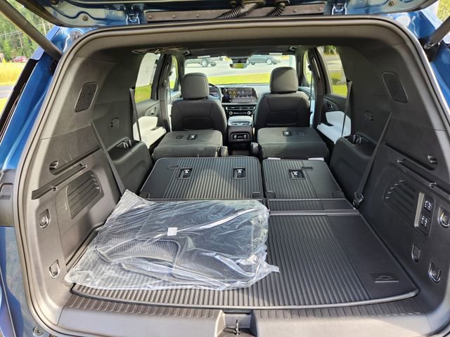 New 2026 Chevrolet Traverse High Country w/ LPO, Floor Liner Package image 7