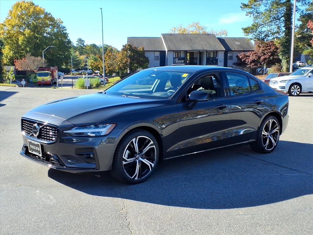 Certified 2025 Volvo S60 B5 Core AWD/4WD image 9