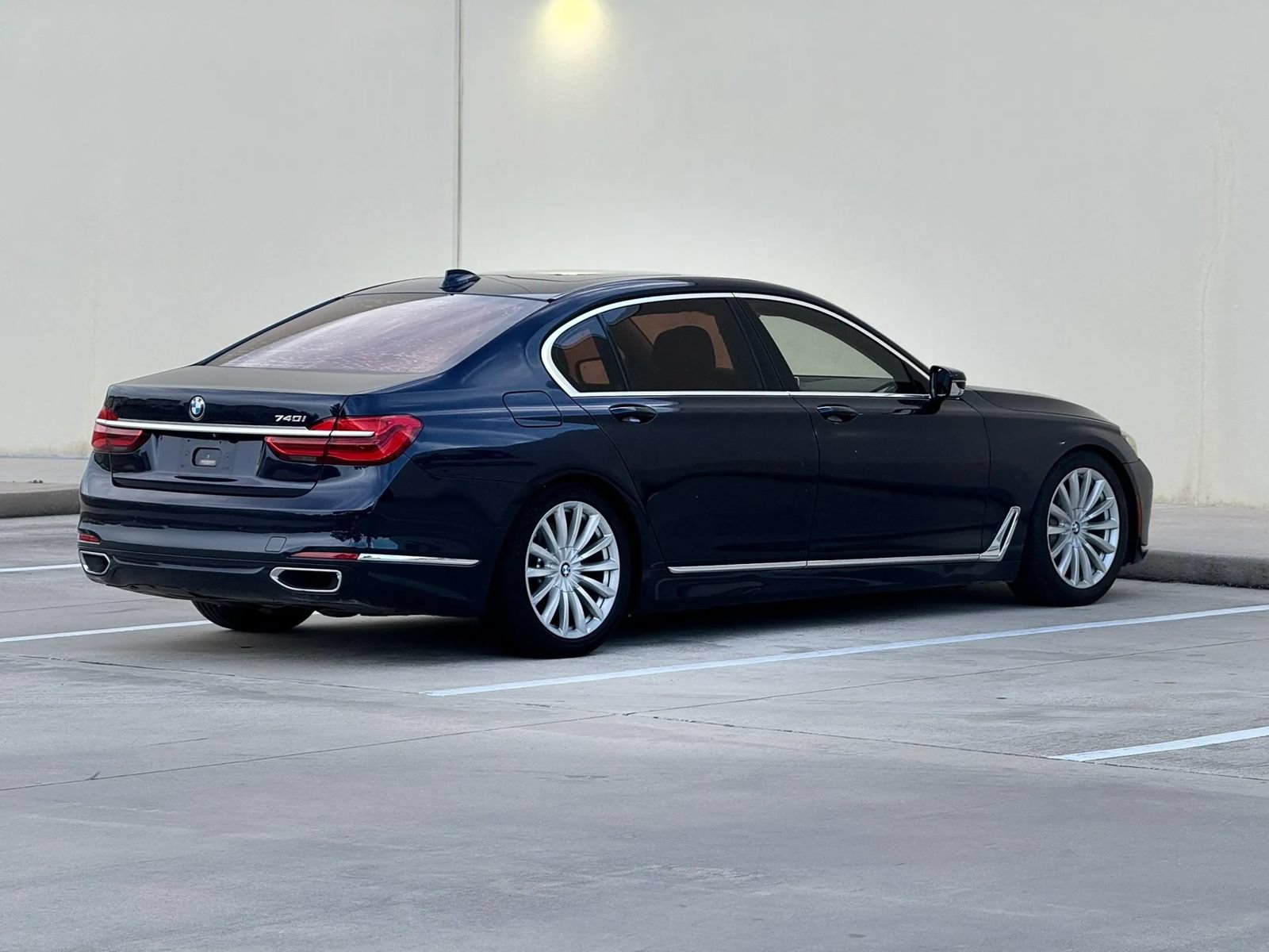 Used 2016 BMW 740i RWD image 7