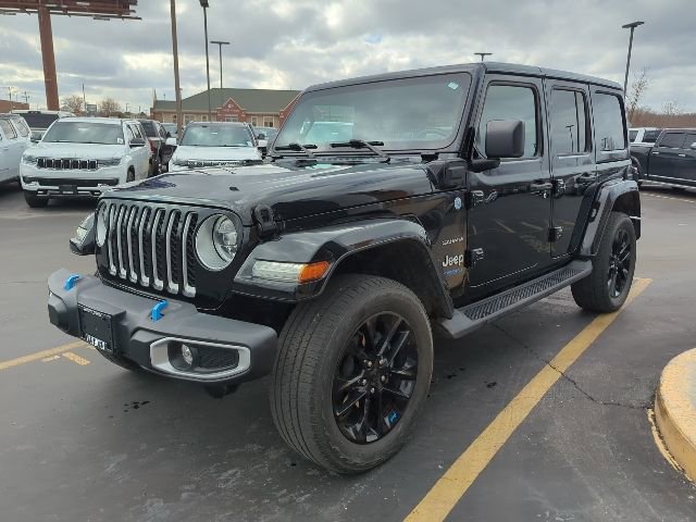 Used 2022 Jeep Wrangler Unlimited Sahara w/ Cold Weather Group image 3