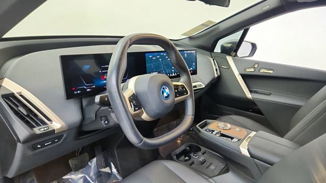 Used 2024 BMW iX xDrive50 w/ Premium Package image 19