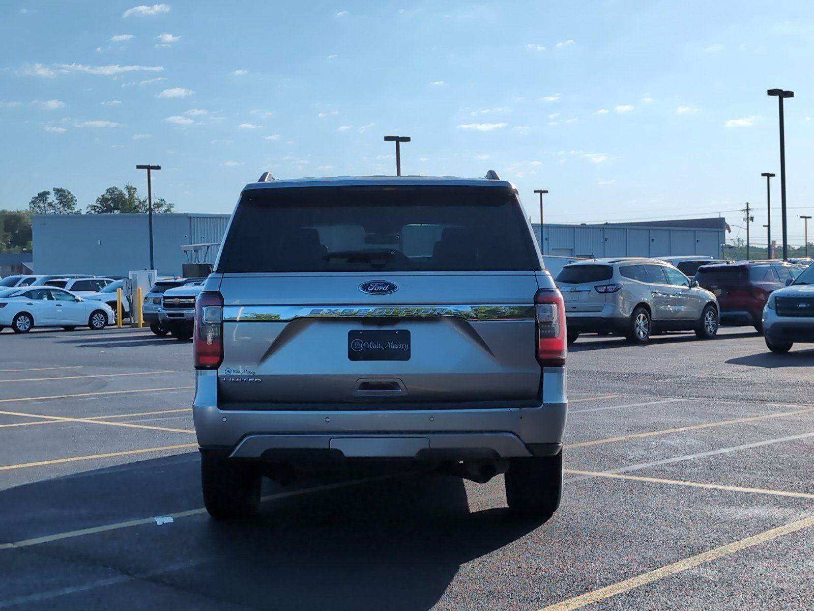 Used 2021 Ford Expedition Limited AWD/4WD image 4