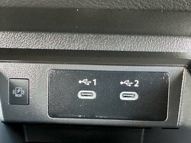 Used 2025 Nissan Kicks SV AWD/4WD image 19