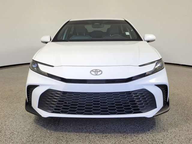 Used 2025 Toyota Camry SE FWD image 3