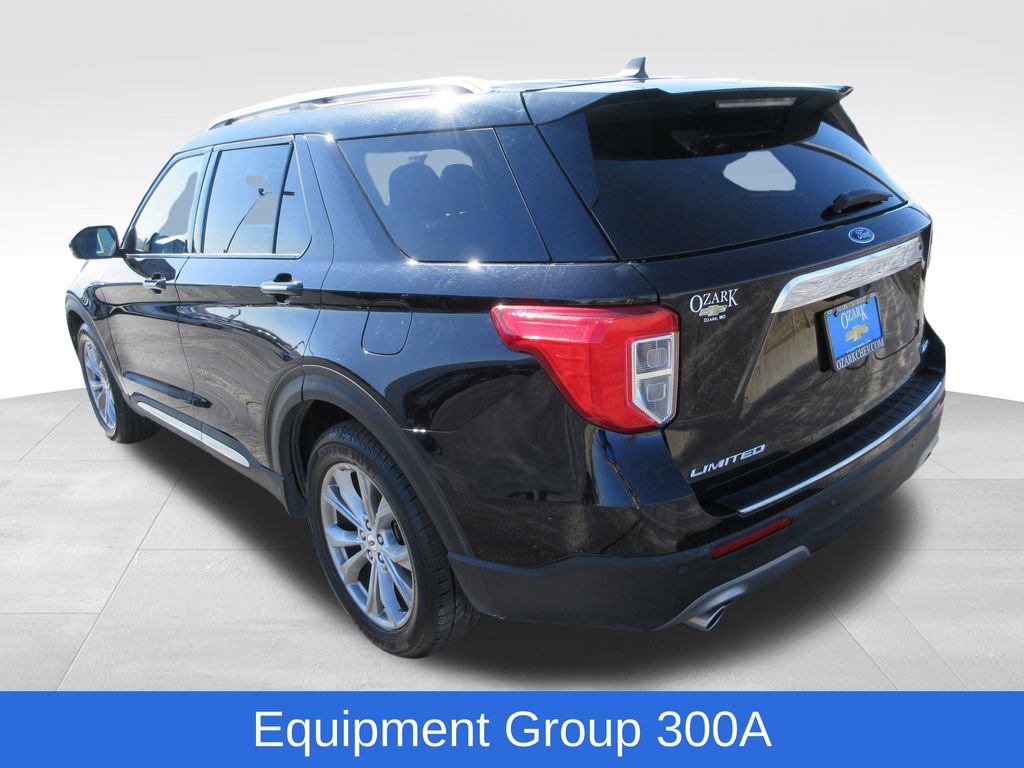 Used 2023 Ford Explorer Limited AWD/4WD image 3