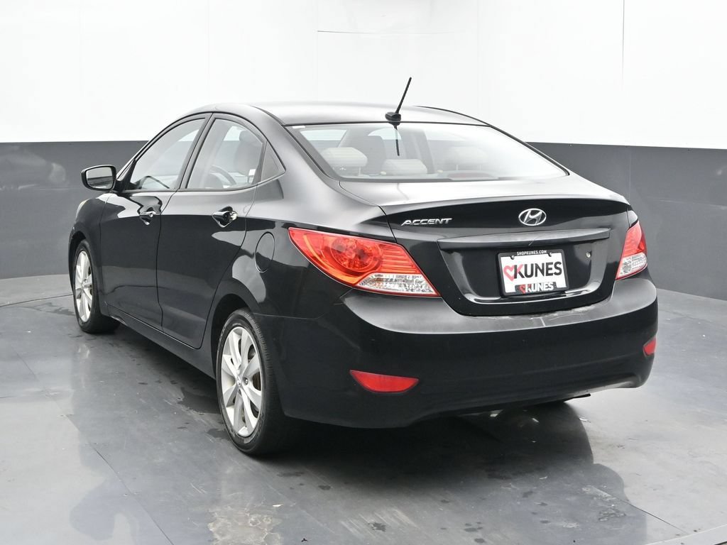 Used 2013 Hyundai Accent GLS w/ Premium Pkg FWD image 9