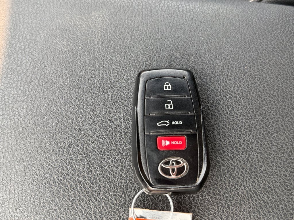 Used 2025 Toyota Camry SE FWD image 32