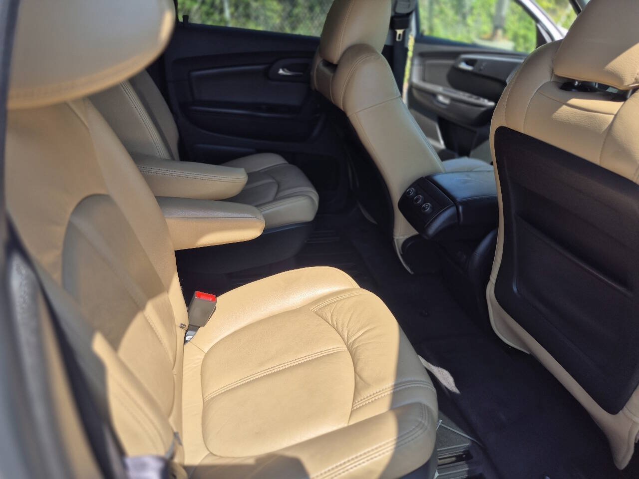Used 2012 Chevrolet Traverse LT w/ All-Star Edition AWD/4WD image 20