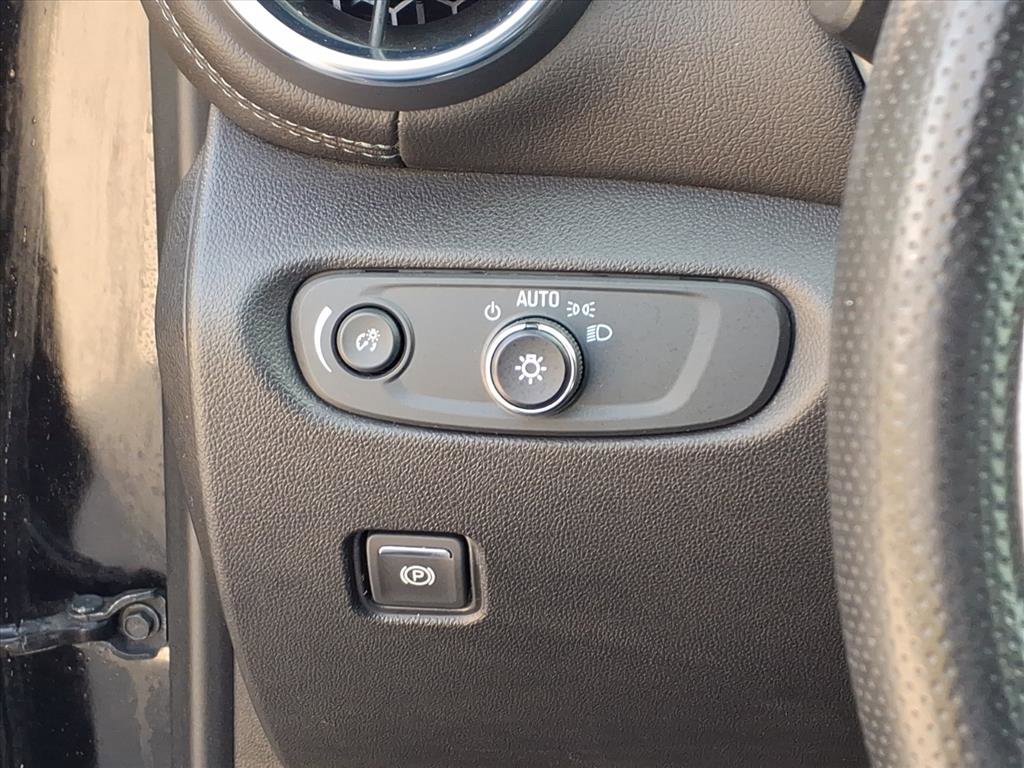 Used 2021 Chevrolet Blazer LT image 21