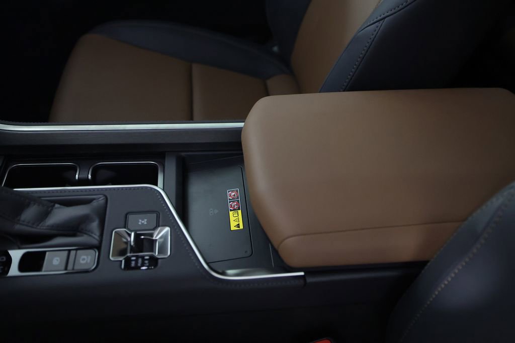 Used 2026 Lexus GX 550 550 Premium+ w/ Accessory Package (2T) image 39