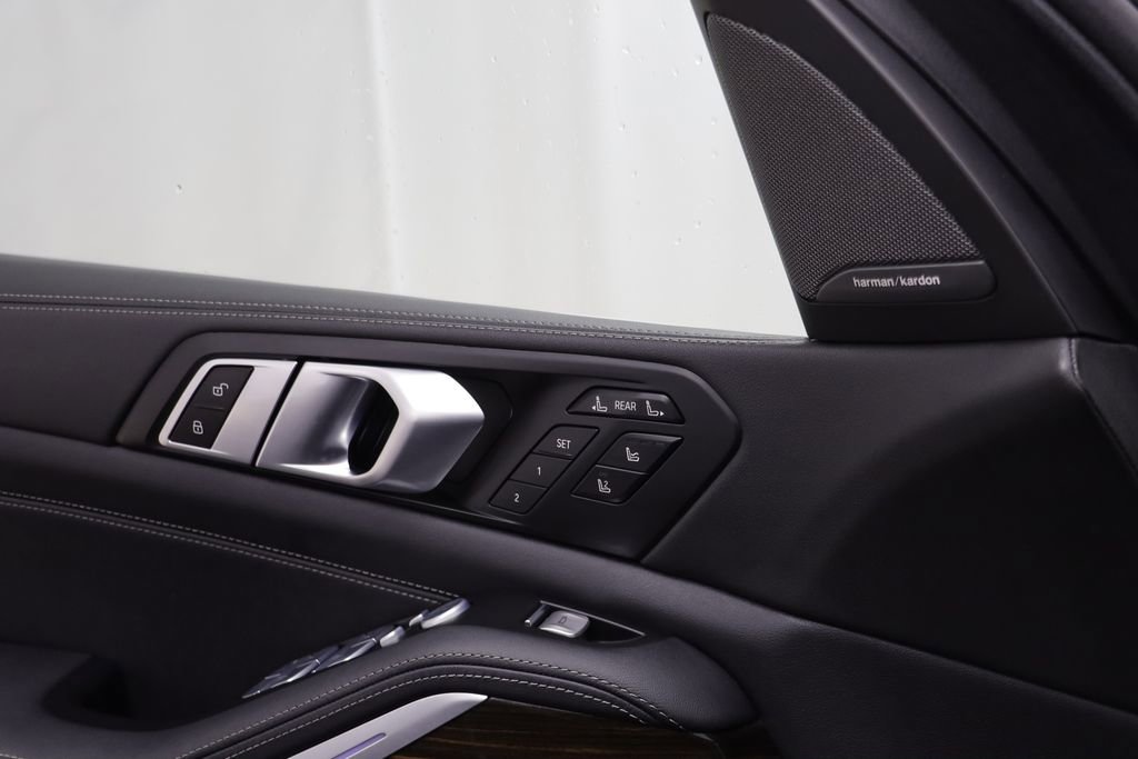 Certified 2024 BMW X7 xDrive40i w/ Executive Package image 7