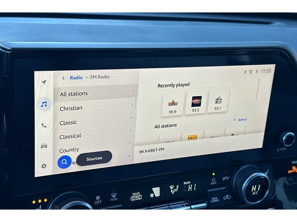 Used 2023 Toyota Highlander XLE image 19