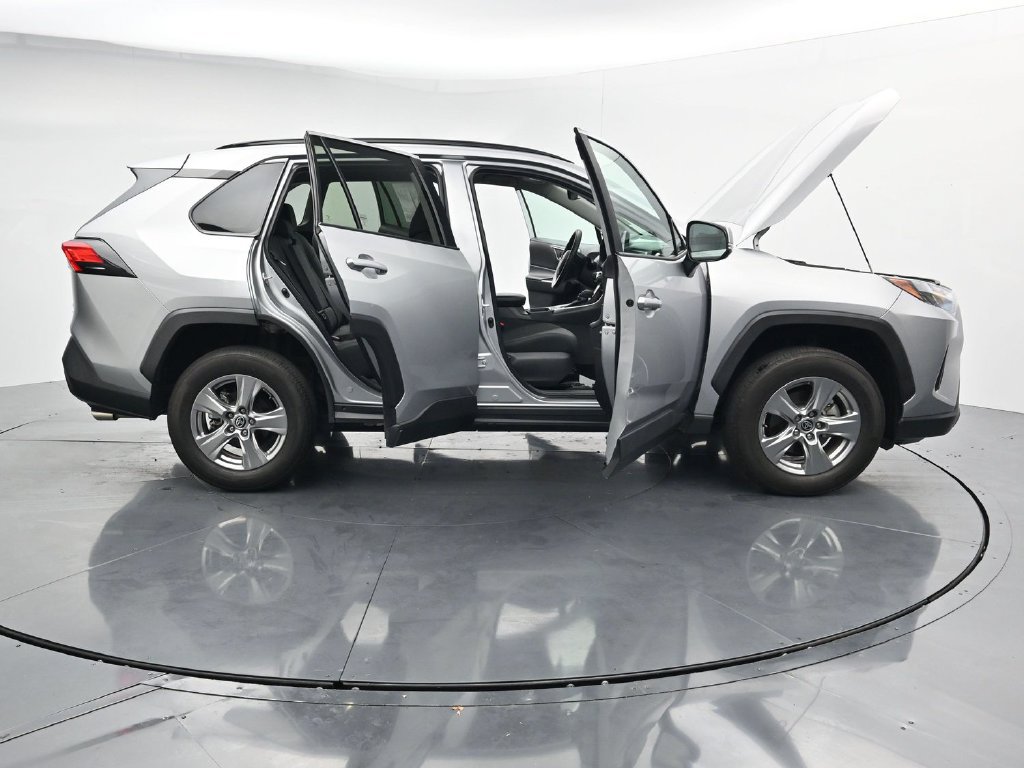 Used 2024 Toyota RAV4 XLE AWD/4WD image 41