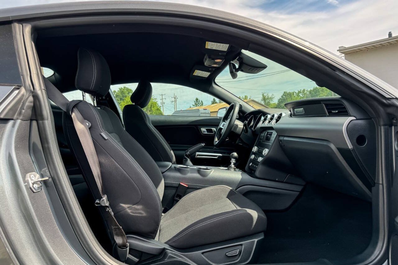 Used 2022 Ford Mustang GT RWD image 19