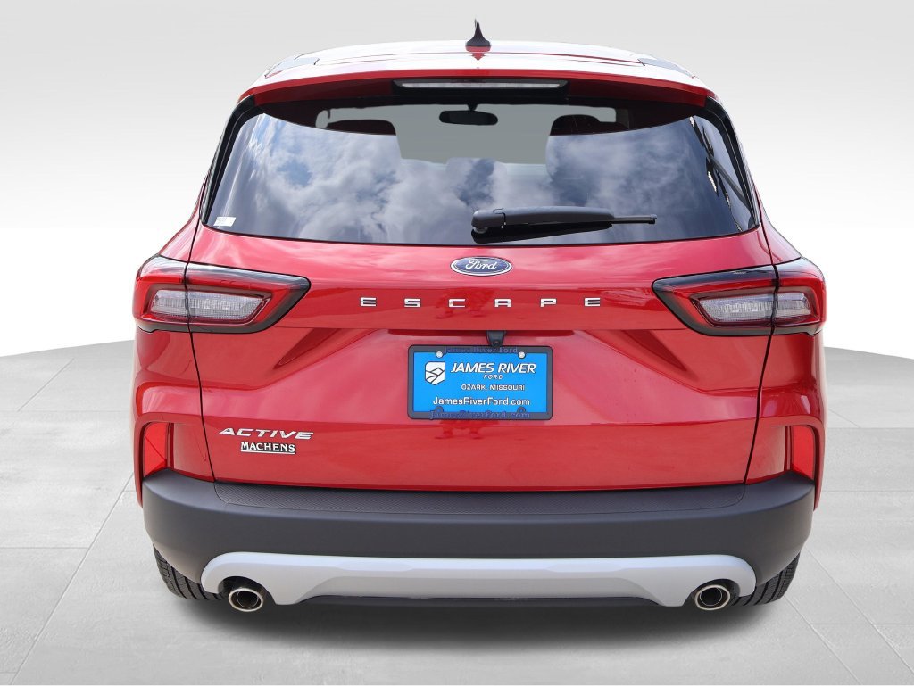 Used 2025 Ford Escape Active w/ Cold Weather Package FWD image 5