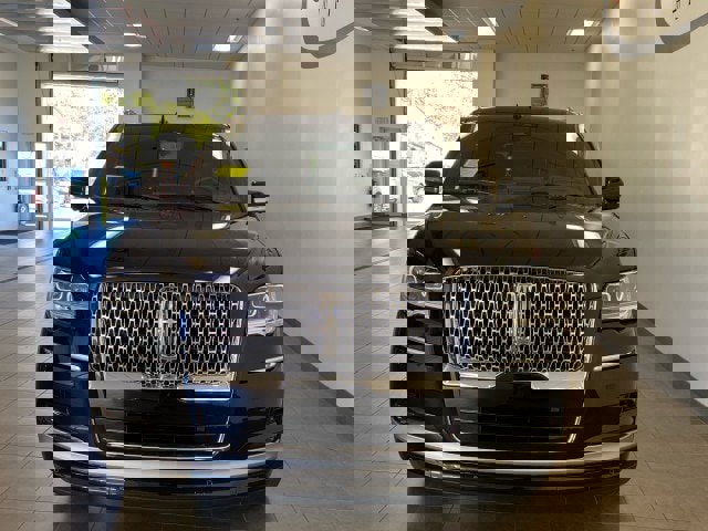 New 2024 Lincoln Navigator Reserve image 3