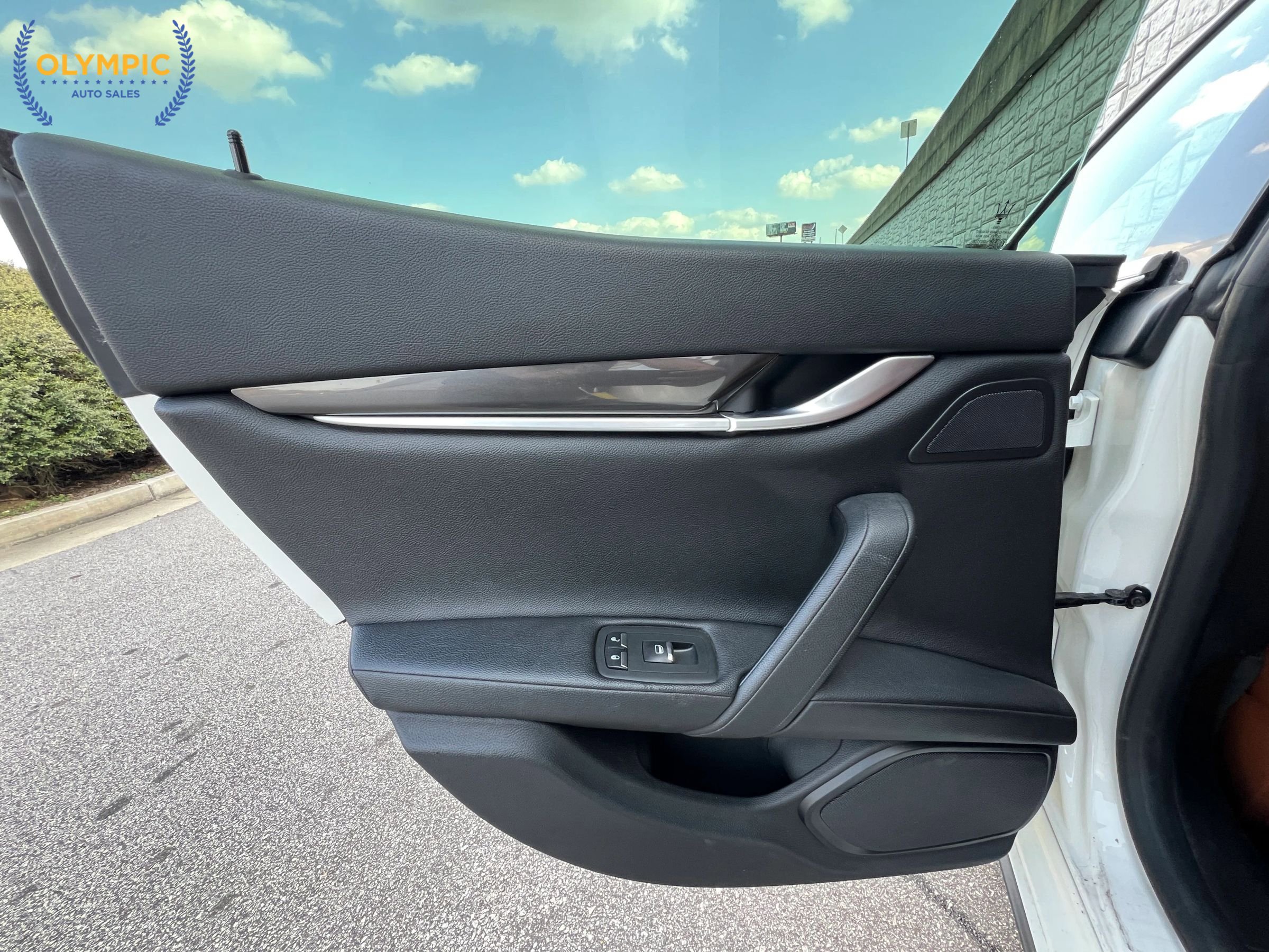 Used 2016 Maserati Ghibli image 41