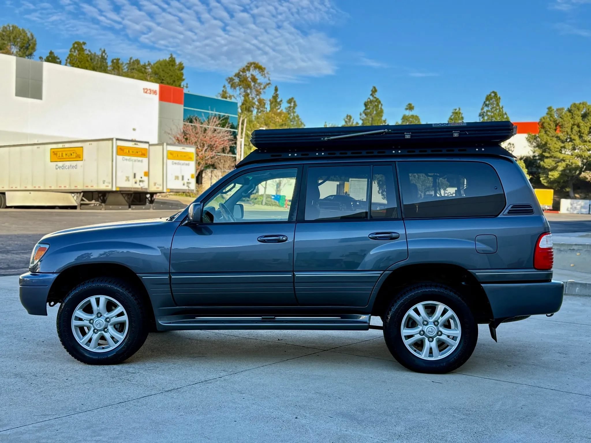 Used 2005 Lexus LX 470 4WD image 12