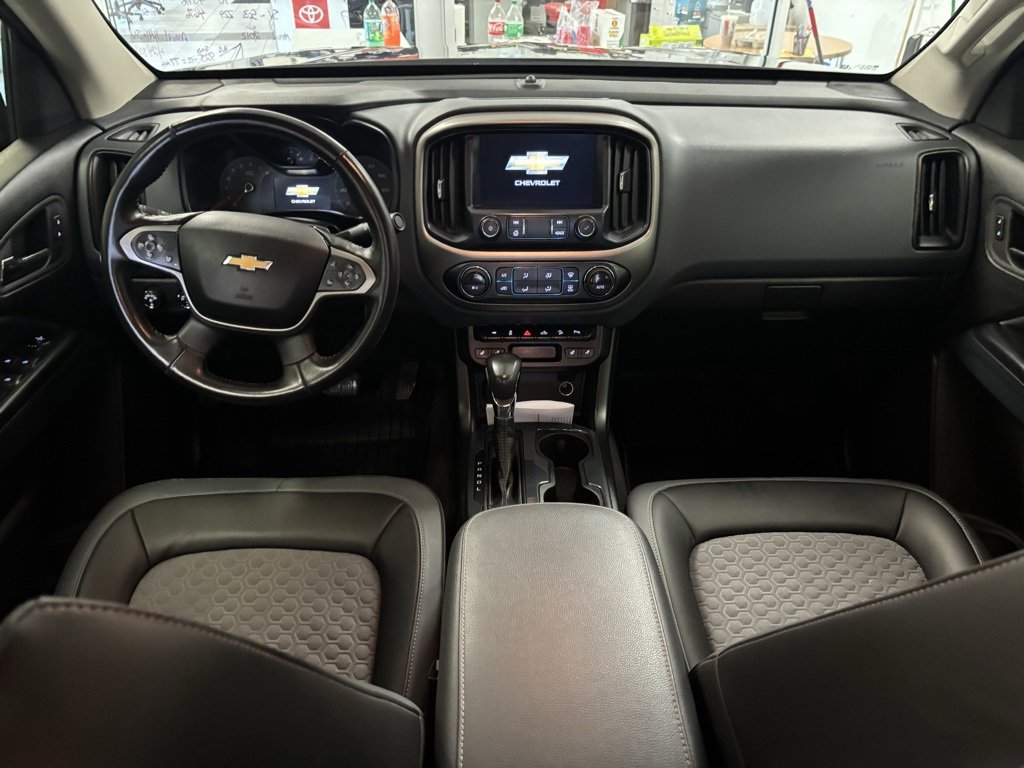 Certified 2022 Chevrolet Colorado Z71 w/ Z71 Midnight Edition image 17