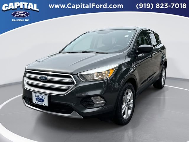 Used 2017 Ford Escape SE w/ SE Cold Weather Package AWD/4WD video 1