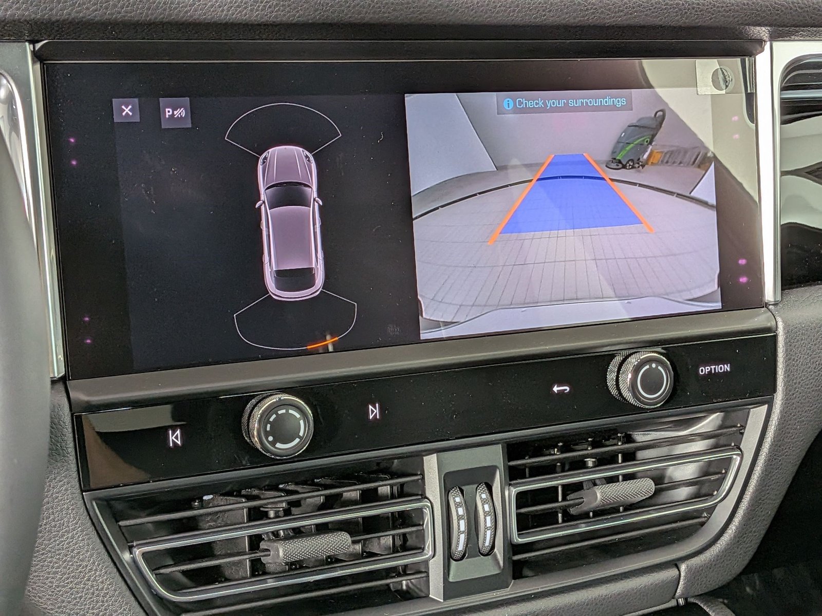 New 2026 Porsche Macan AWD/4WD image 19