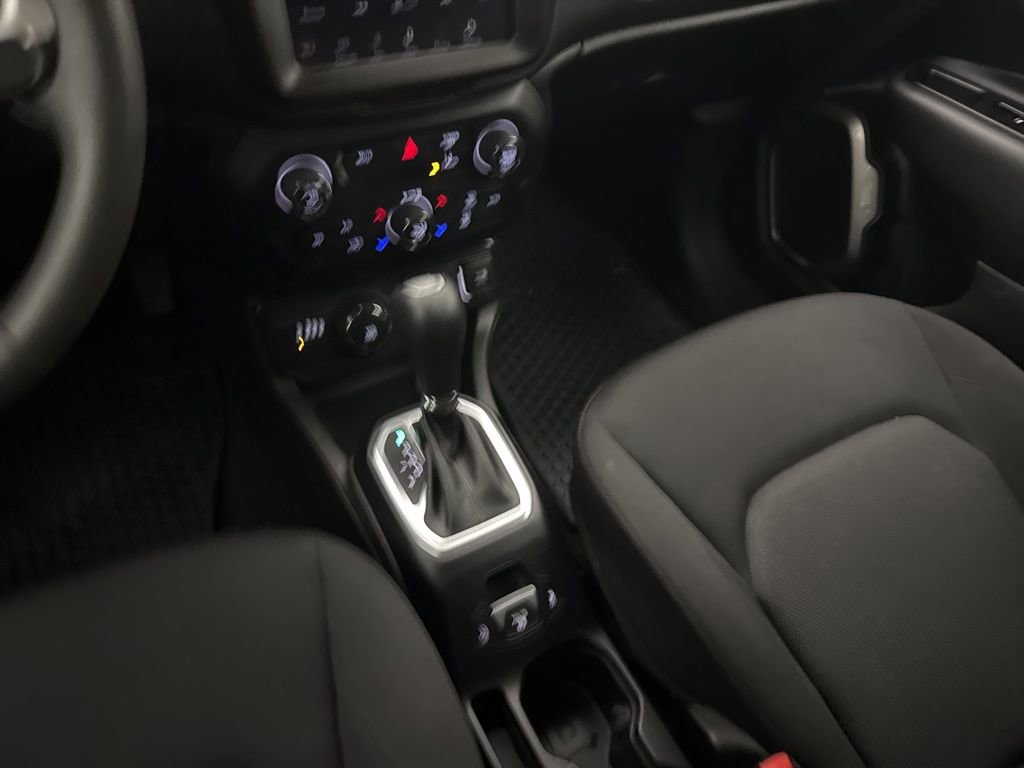 Used 2023 Jeep Renegade Latitude image 19