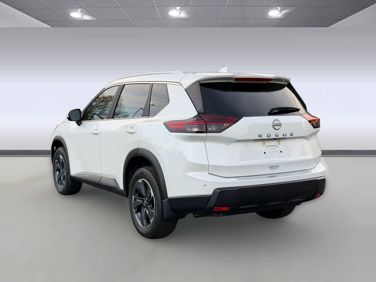 Used 2026 Nissan Rogue SV w/ SV Premium Package image 3