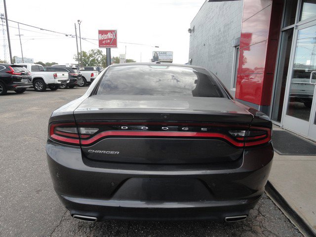 Used 2019 Dodge Charger SXT w/ Leather Interior Group image 8