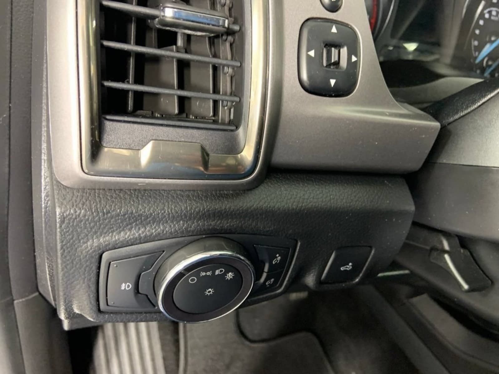 Used 2019 Ford Ranger XLT w/ Equipment Group 301A Mid AWD/4WD image 27