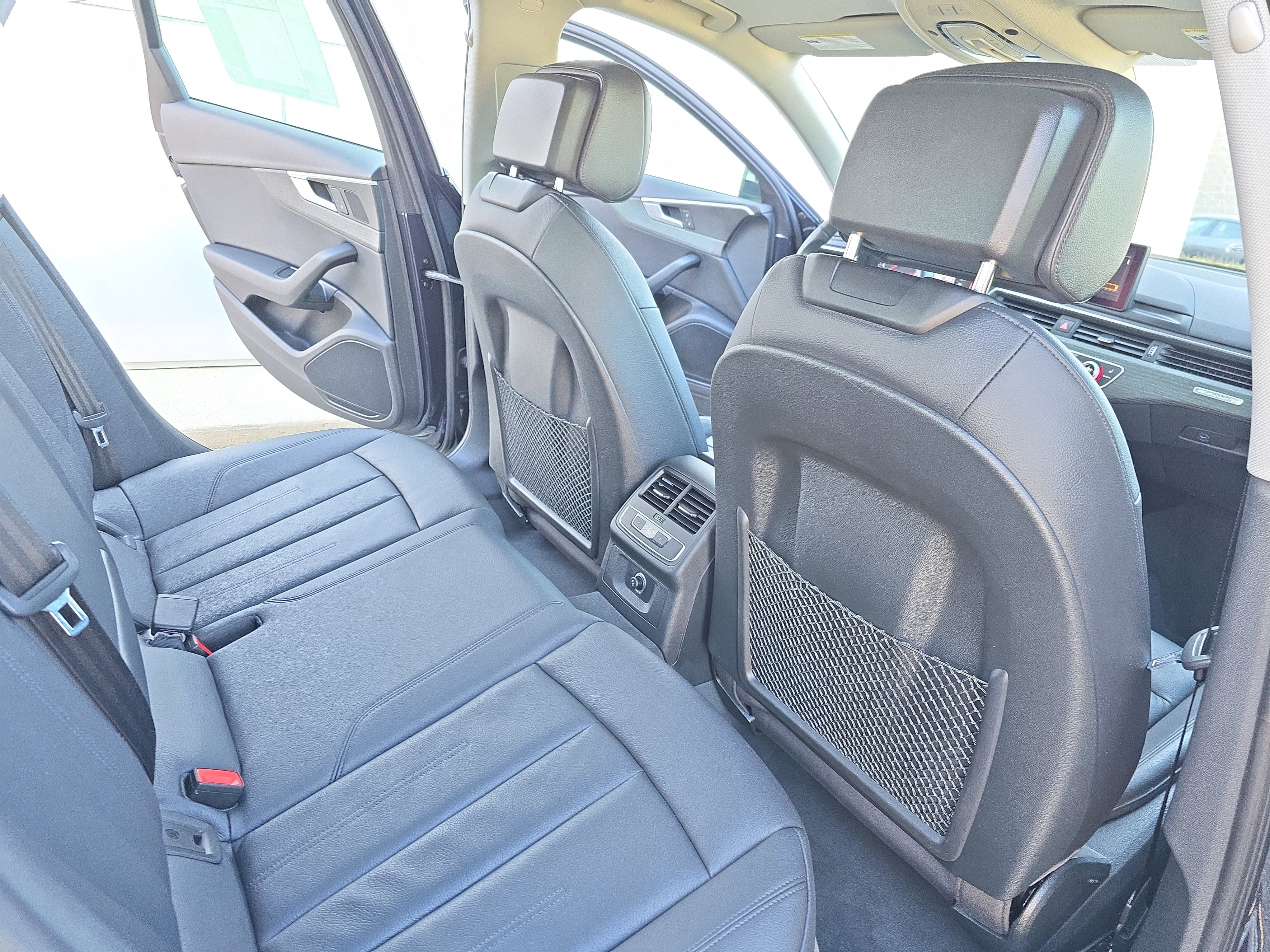 Used 2018 Audi A4 2.0T Premium image 11