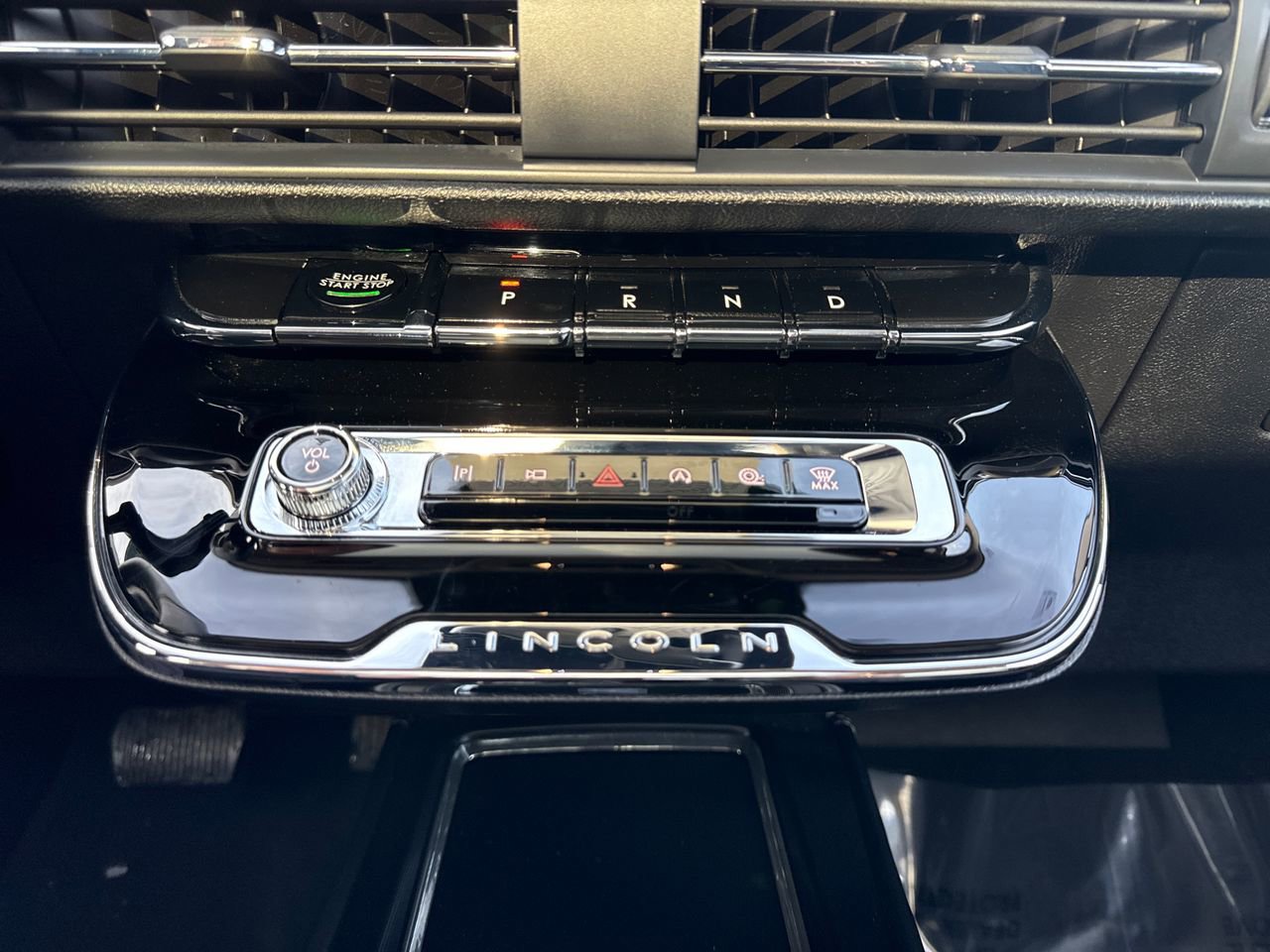 Used 2024 Lincoln Corsair AWD w/ Equipment Group 101A image 22