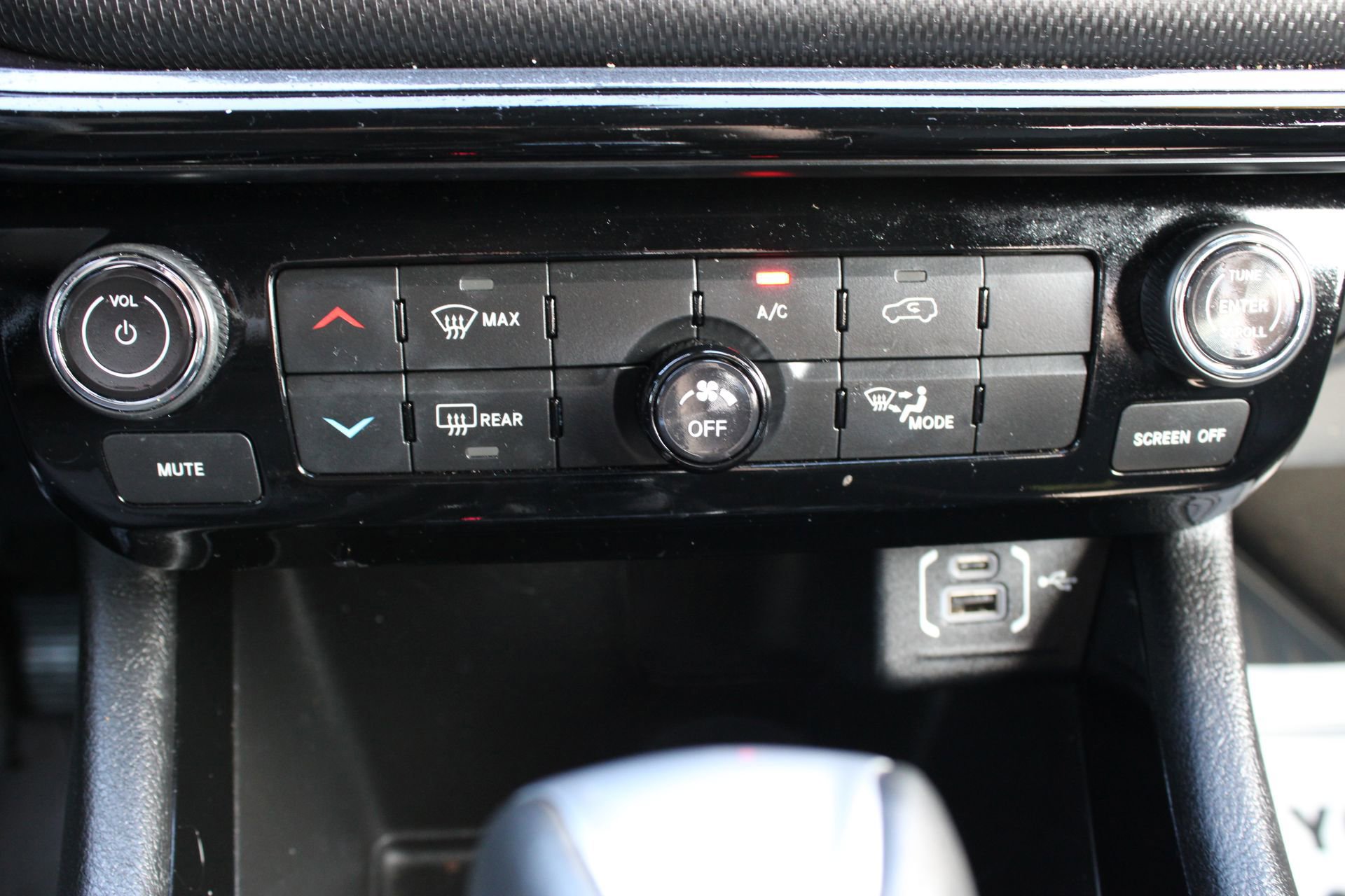 Used 2022 Jeep Compass Altitude w/ Sun and Sound Group image 28