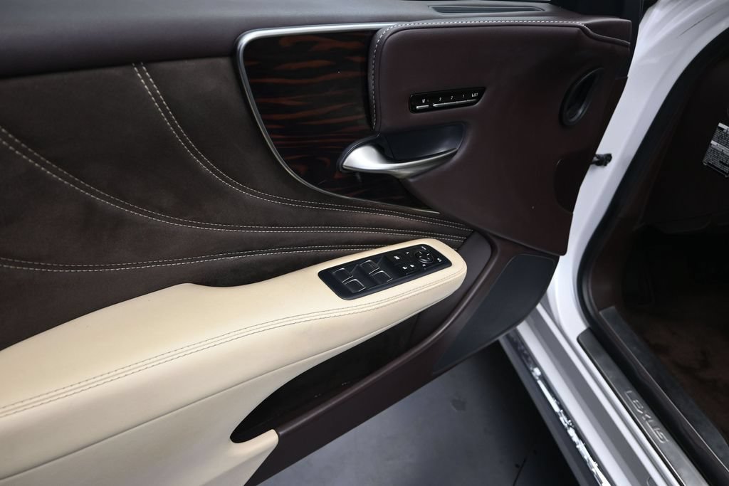 Used 2018 Lexus LS 500 w/ Interior Upgrade Package RWD image 11