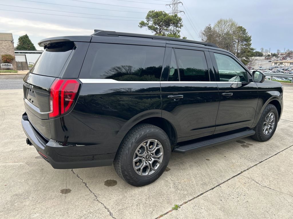 Used 2025 Ford Expedition Active image 6