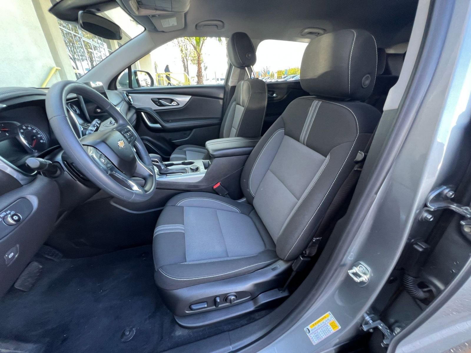 Used 2025 Chevrolet Blazer LT image 38